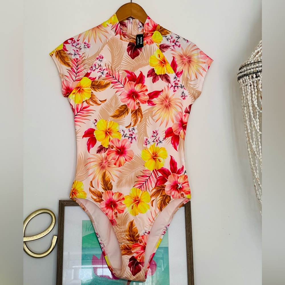 Hurley one piece swimsuit Sz Lg.